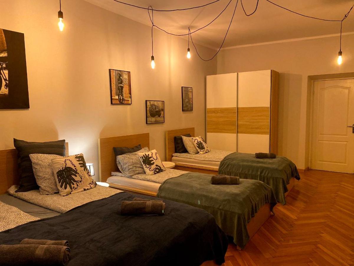 Lares And Penates Appartement Krakau Buitenkant foto