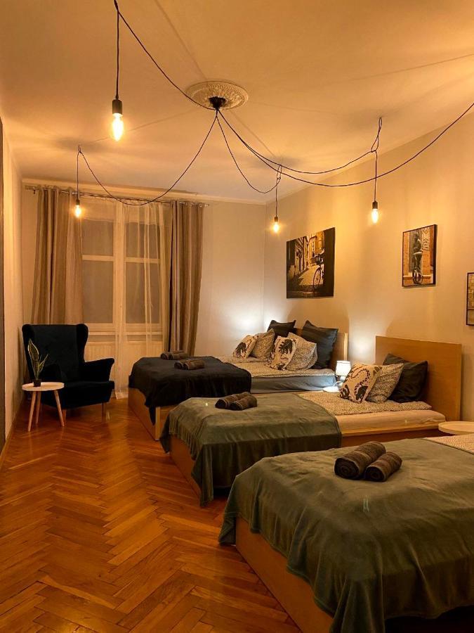 Lares And Penates Appartement Krakau Buitenkant foto