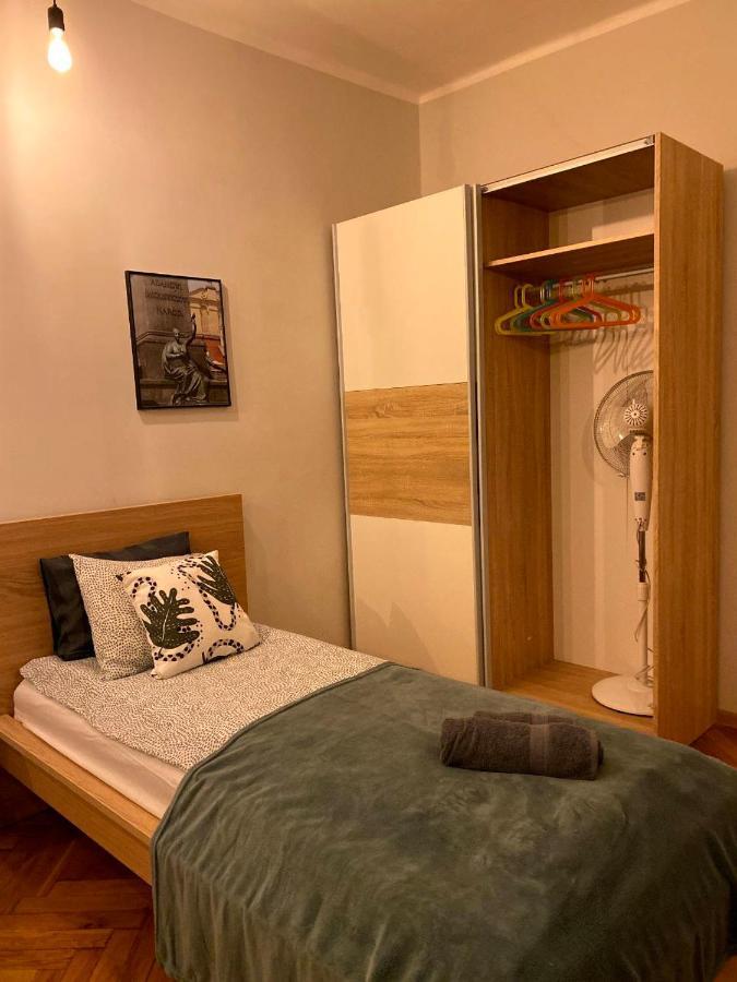 Lares And Penates Appartement Krakau Buitenkant foto