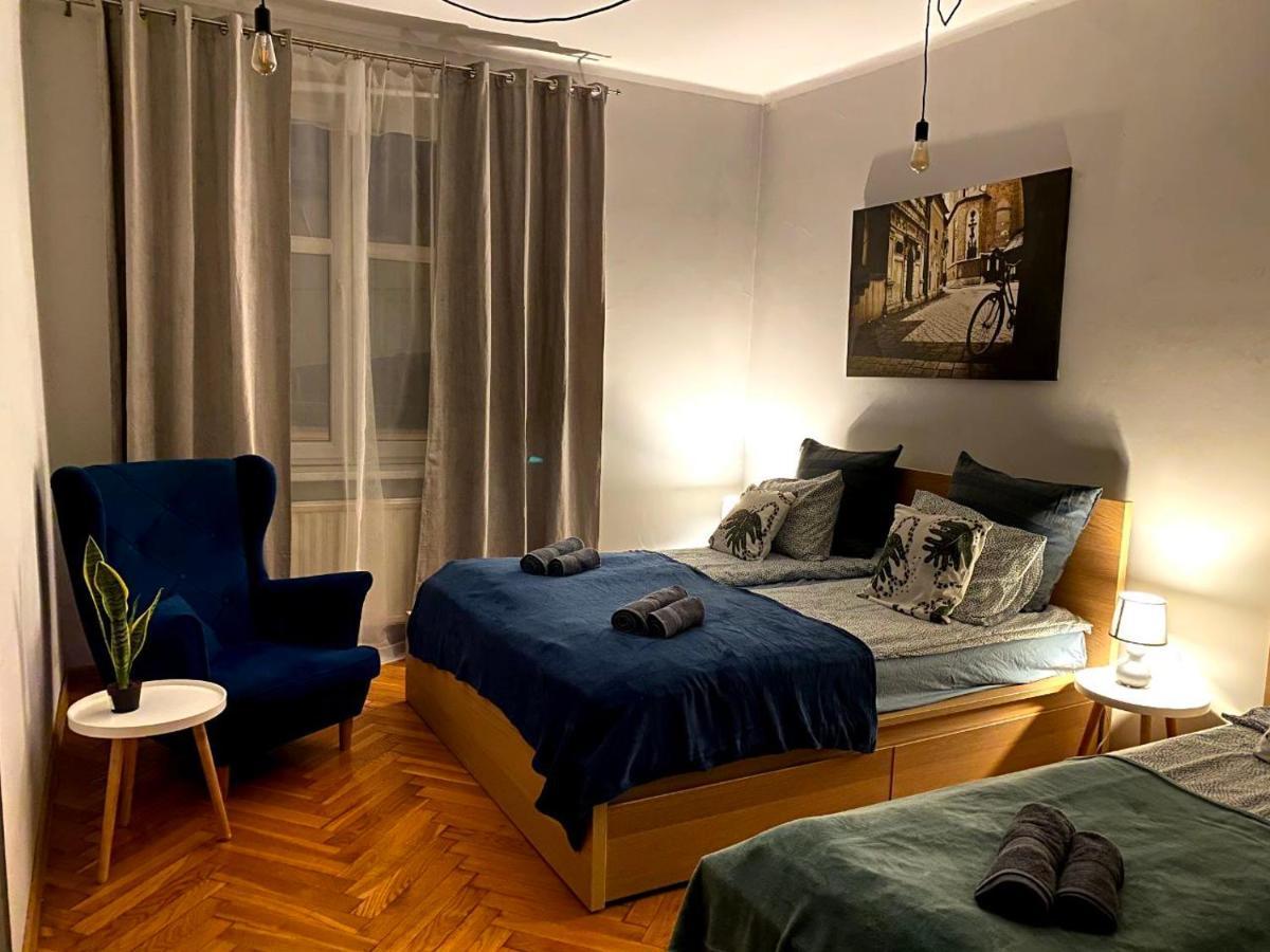 Lares And Penates Appartement Krakau Buitenkant foto